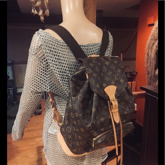 Louis Vuitton Handbags - 💚HARD 2 FIND in GM LV FAB MONTSOURIS EUC💚